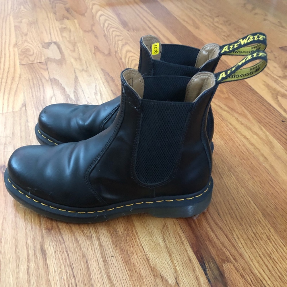 DOC MARTENS 2976 PATENT CHELSEA BOOTS
